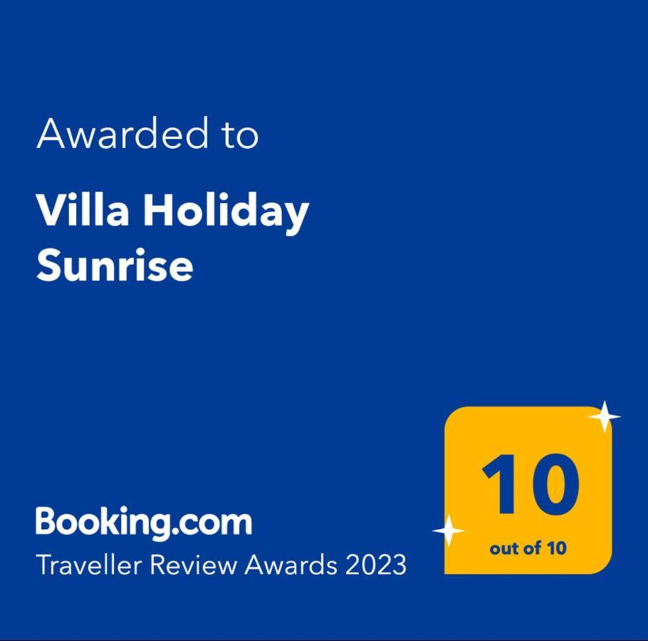 Villa Holiday Sunrise 珊瑚角 外观 照片